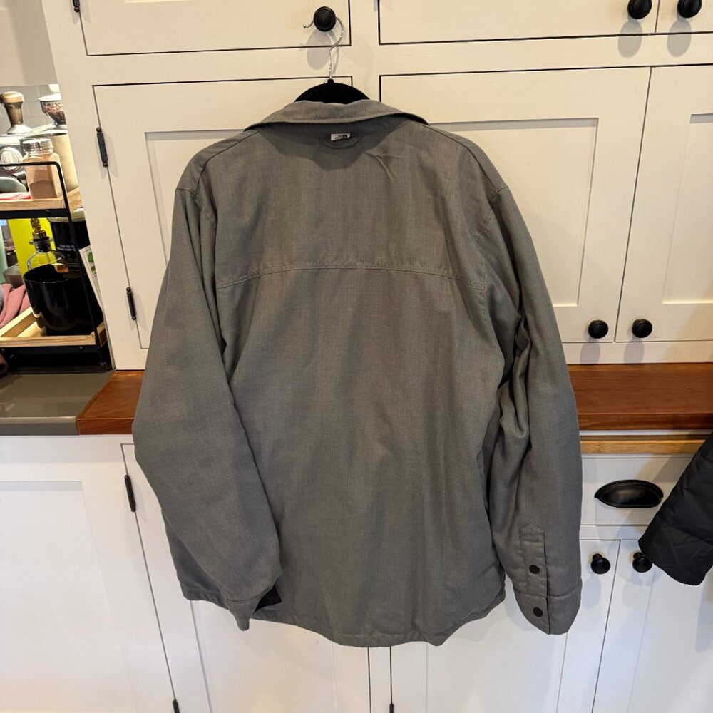 North Face Reversible Shacket- Like New - image 3